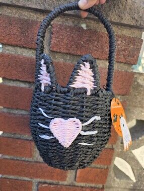 Woven Cat Basket Bag with Pink Heart Detail Trick Or Treat Candy Basket NWT